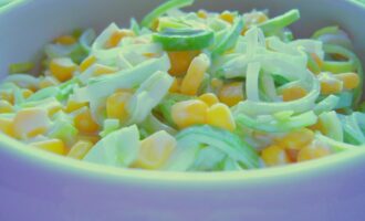 Салат с кукурузой