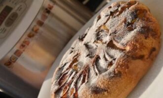Шарлотка с творогом и яблоками в мультиварке