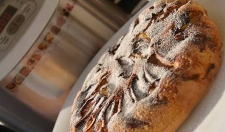 Шарлотка с творогом и яблоками в мультиварке