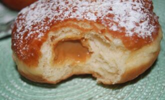 Пончики со сгущенкой внутри