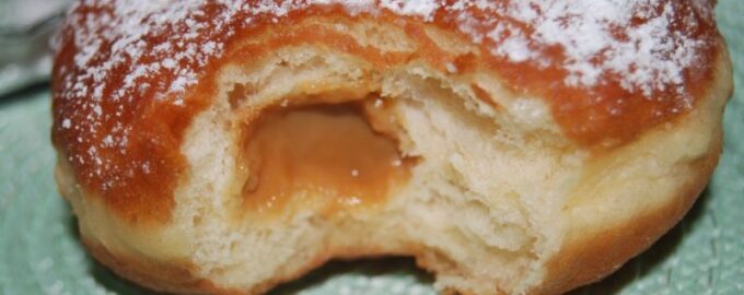Пончики со сгущенкой внутри