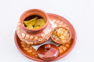 Пельмени в горшочке с сыром