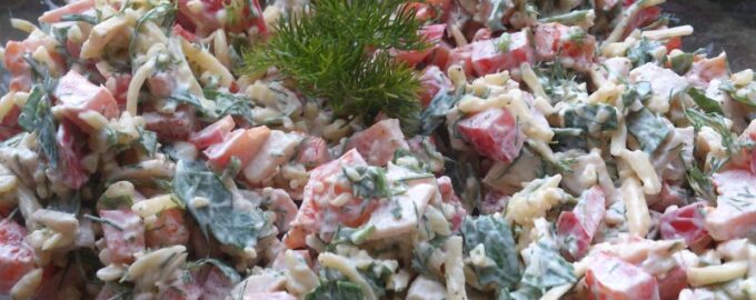 Салат с ветчиной, сыром и болгарским перцем