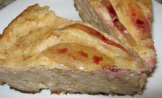 Творожная запеканка с яблоками в мультиварке