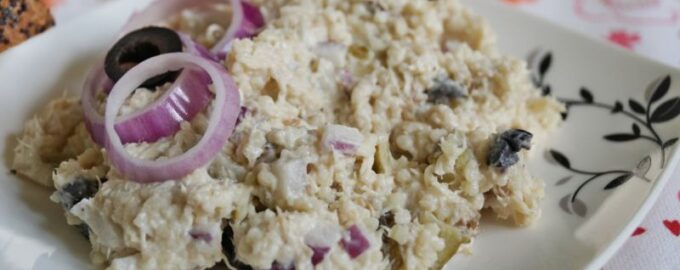 Салат из копченой скумбрии
