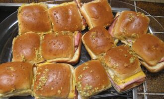 Мини бутерброды с ветчиной и сыром