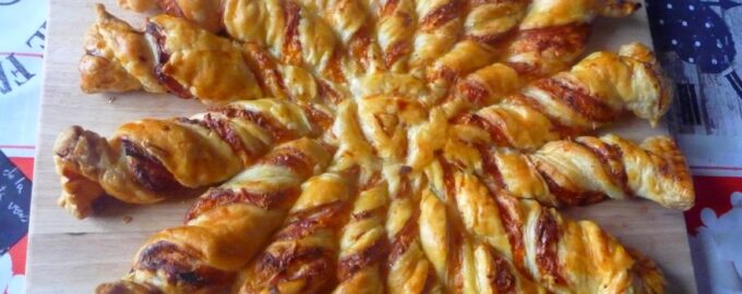 Слоеный пирог с ветчиной и сыром