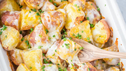 Запеченный картофель с сыром в духовке