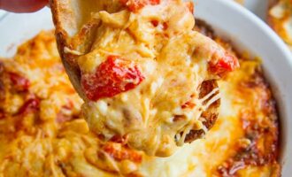 Запеченный красный перец с сыром