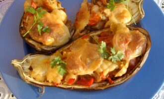 Баклажаны, фаршированные макаронами