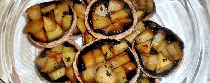 Грибы, фаршированные картофелем