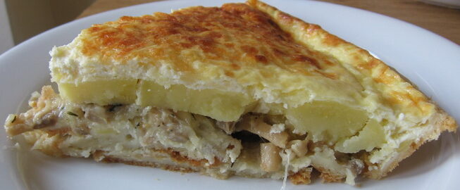 Тарт с картофелем, грибами и луком