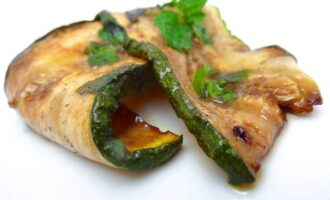 Кабачки жареные с чесноком