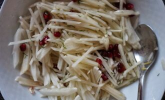 Вкусный салат из редьки