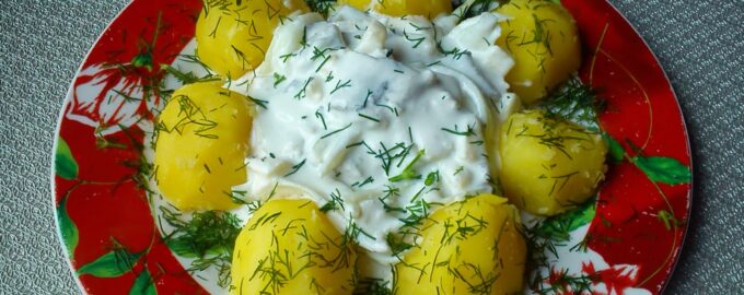 Сельдь в сметане с яблоками