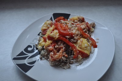 Запеканка из фарша и риса в духовке