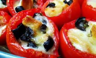 Запеченные фаршированные помидоры