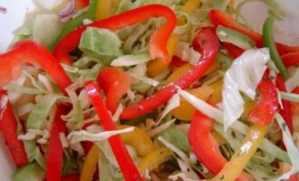 Капуста, маринованная с болгарским перцем