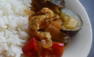 Курица, тушеная с овощами в микроволновке