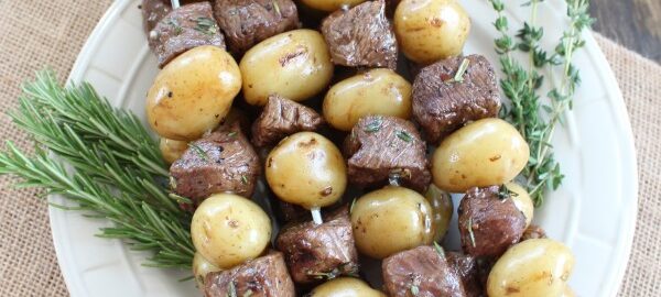 Шашлык из мяса и картофеля