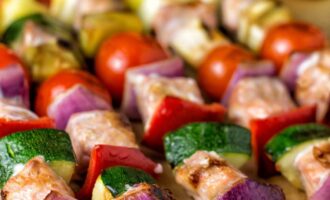 Шашлык из красной рыбы под апельсиновым маринадом