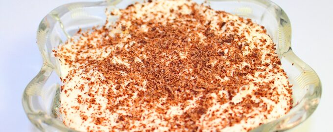 Чернослив в сметане с грецкими орехами десерт
