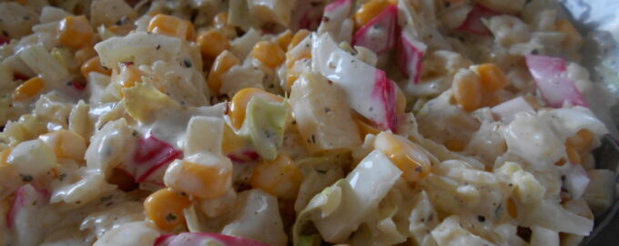 Салат с крабовыми палочками и ананасом
