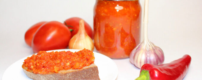 Домашняя Аджика. Самый простой и вкусный рецепт без уксуса