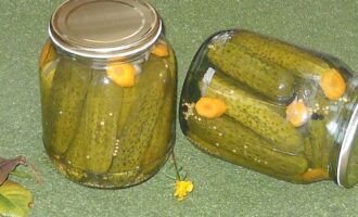 Огурцы маринованные с морковью и луком на зиму