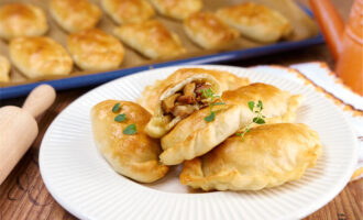 Пироги с лисичками