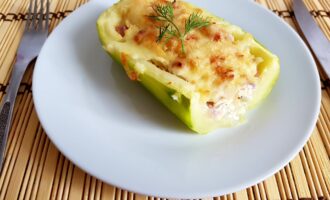 Лодочки из кабачков с ветчиной и сыром