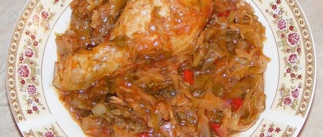 Капуста с курицей