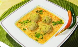 Куриные фрикадельки с подливкой