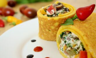 Рулет из омлета с овощами