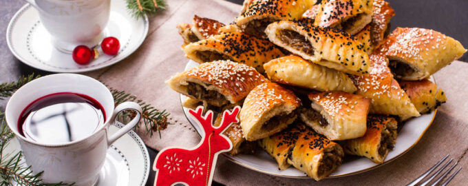 Пирожки с квашеной капустой и грибами