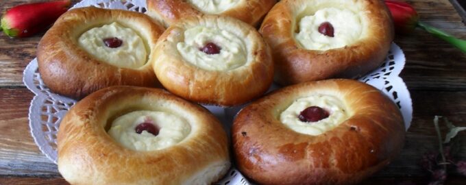 Сдобные ватрушки с творогом