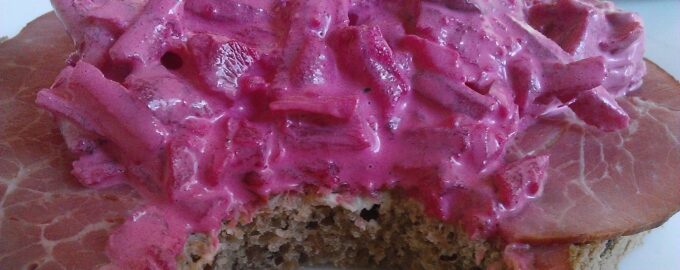 Салат из свеклы с маринованными грибами