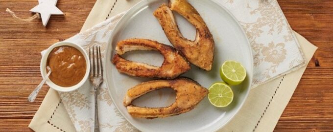 Жареный карп с пряным горчичным соусом