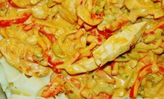 Куриное филе, запеченное в сметане