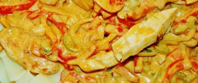 Куриное филе, запеченное в сметане