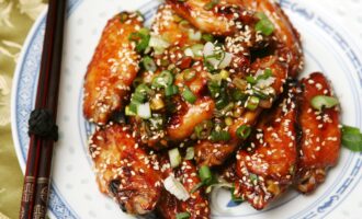 Куриные крылышки с медом и соевым соусом
