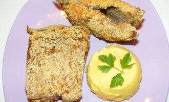 Жареная рыба в кукурузной муке