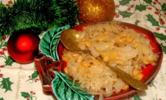 Тушеная капуста с чечевицей