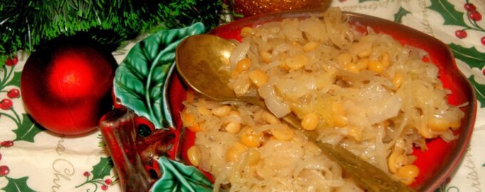 Тушеная капуста с чечевицей