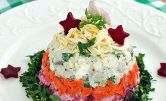 Слоеный салат из сельди