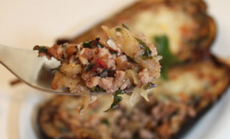 Баклажаны, фаршированные мясом