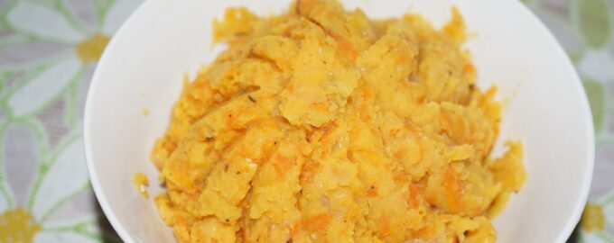 Гороховая каша с луком и морковью