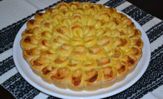 Мясной пирог "Хризантема"