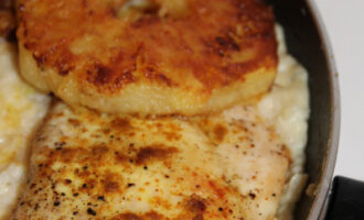 Курица с ананасами и рисом