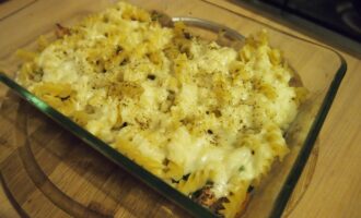 Макароны, запеченные с копченым лососем